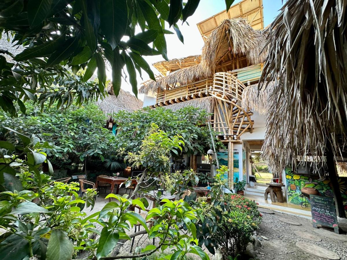 Bella Flor Hostel ปาโลมิโน ภายนอก รูปภาพ