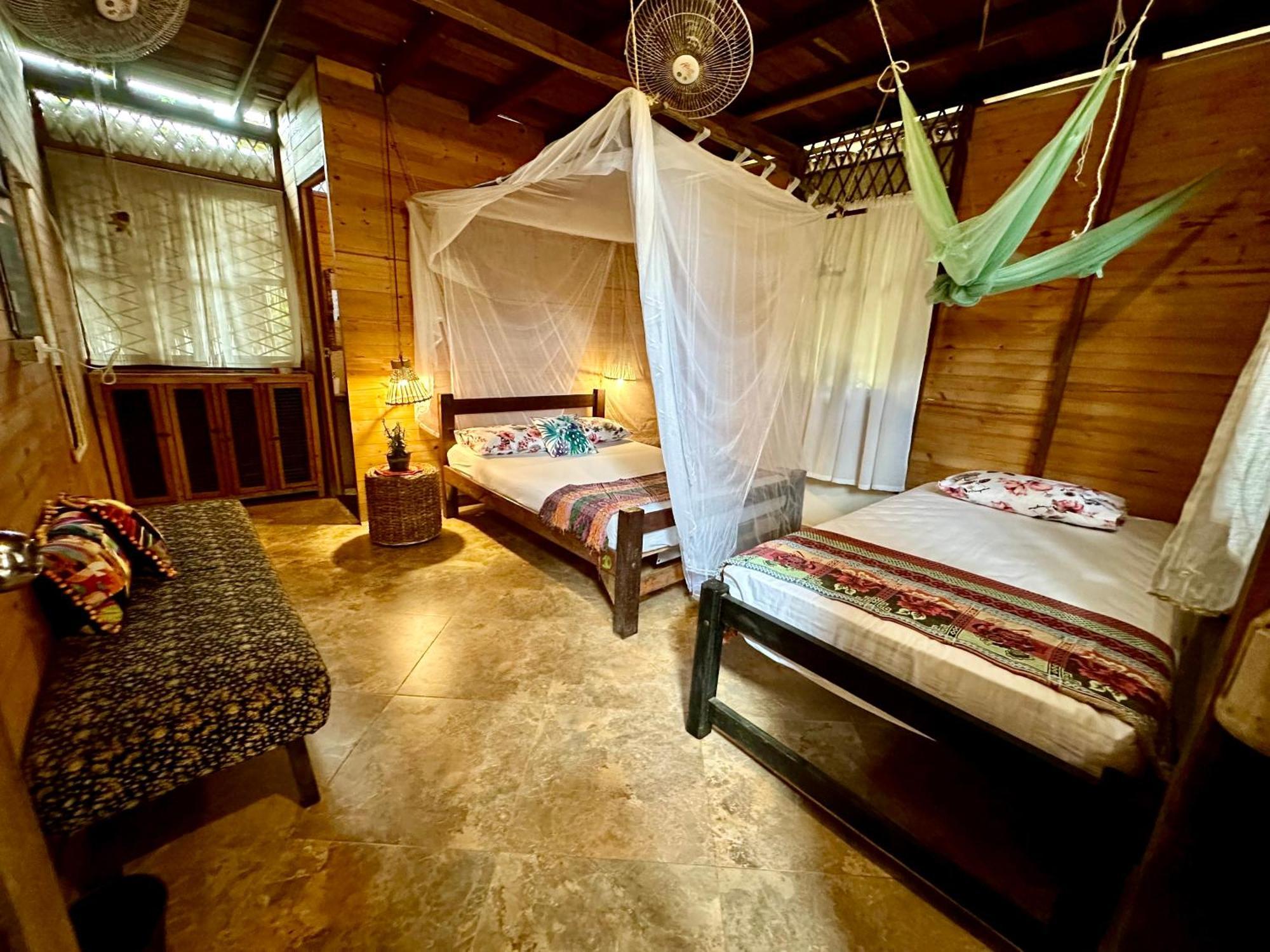 Bella Flor Hostel ปาโลมิโน ภายนอก รูปภาพ