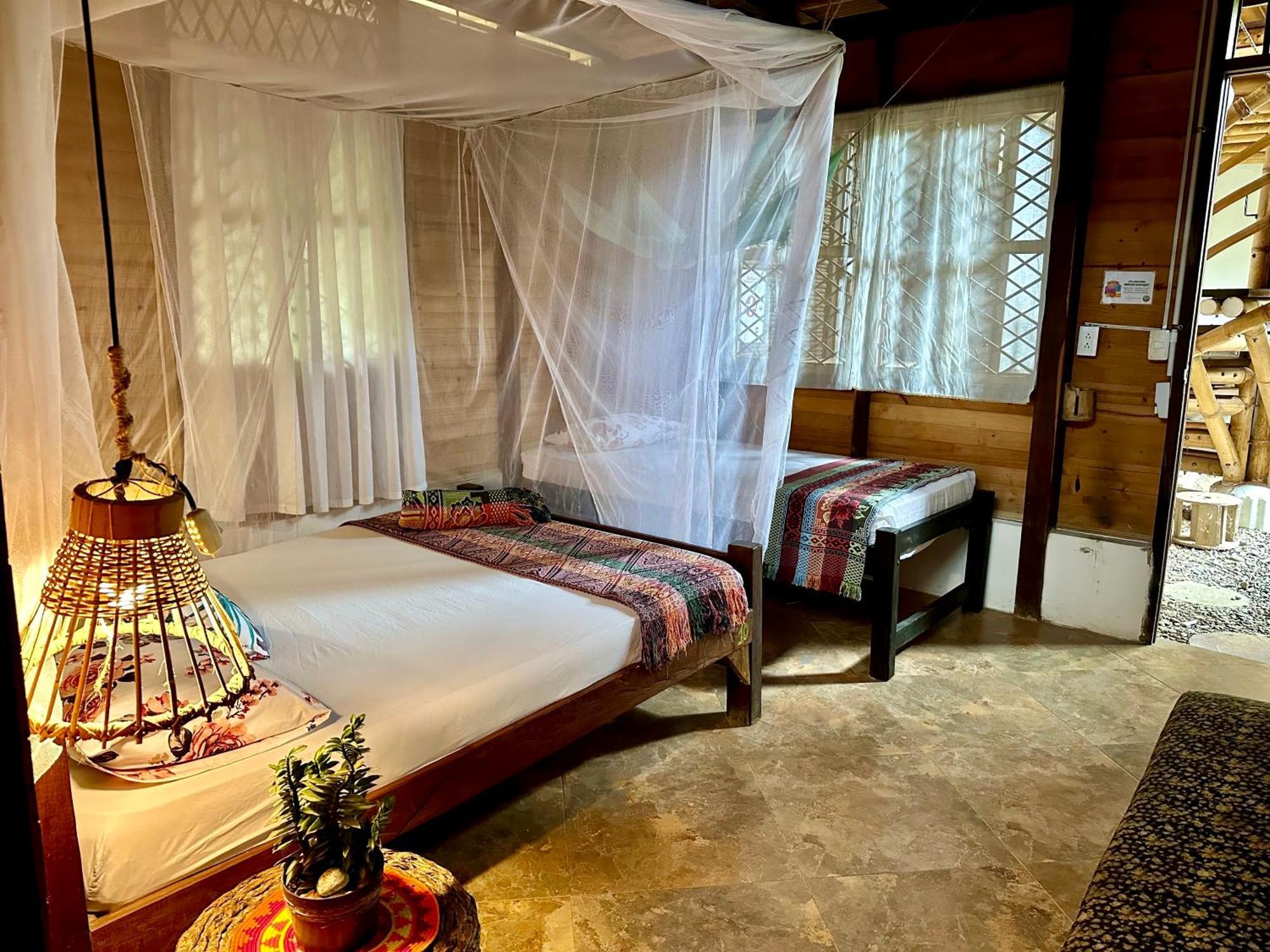 Bella Flor Hostel ปาโลมิโน ภายนอก รูปภาพ