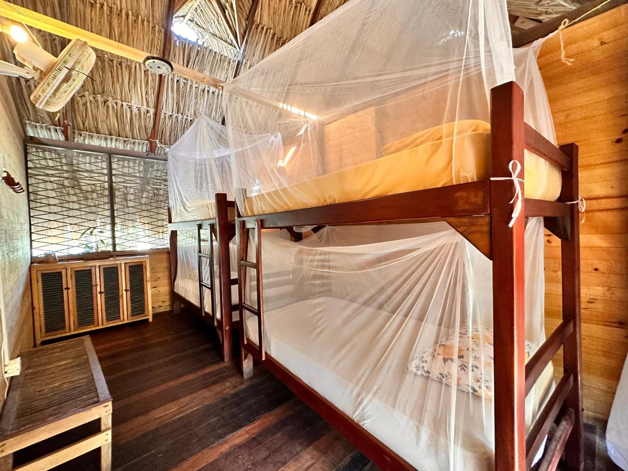 Bella Flor Hostel ปาโลมิโน ภายนอก รูปภาพ