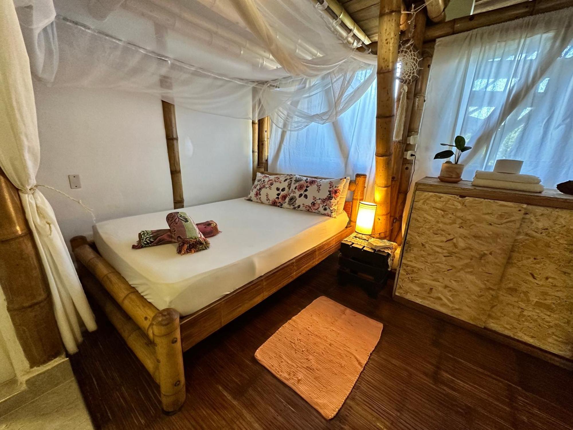 Bella Flor Hostel ปาโลมิโน ภายนอก รูปภาพ
